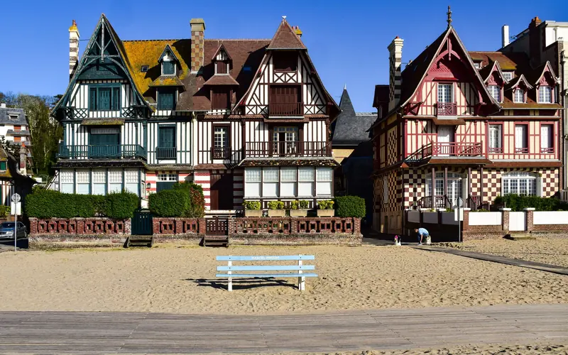Gare de Trouville-Deauville, arrivée du train de Paris